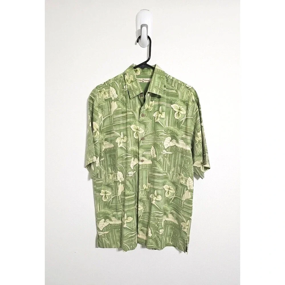 Tommy Bahama Hawaiian Short Sleeve Shirt Floral 100% Silk Men's Size M Aloha